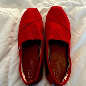 EUC Original Tom’s Can as Slip-Ons